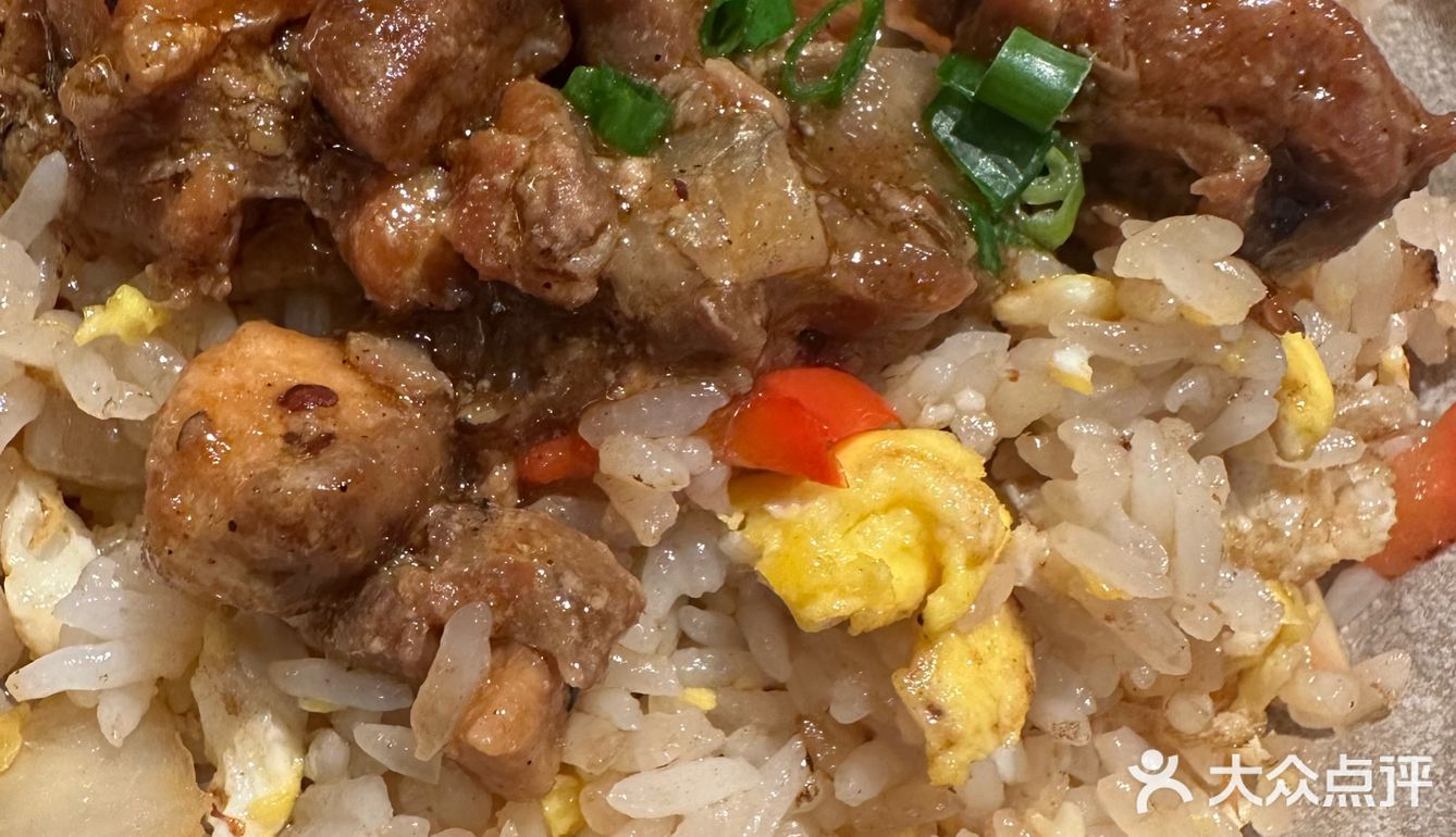 百吃不厌的三文鱼午餐单人定食