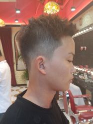 -东方先生国潮男士理发馆