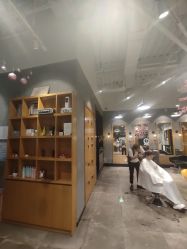 -时尚殿堂明星门店