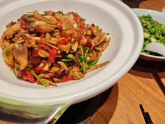 -吃饭皇帝大土家民族菜(荟聚店)