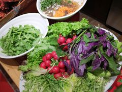 -闯关东东北农家菜(崂山石老人店)