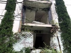 -四川汶川特大地震漩口中学遗址