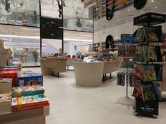 -钟书阁(群光广场店)