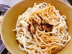 葱油拌面-老上海食惠裡小籠包生煎包