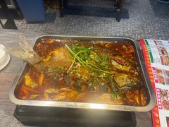 -老街烧烤大排档·地道湖北菜·龙虾馆(汉口火车站店)