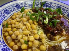 -渝之汇牛肉豌杂面