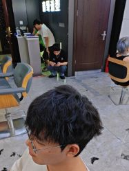 -藤野造型烫发染发