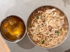 -正宗杨记普洱酸醋米线(总店)