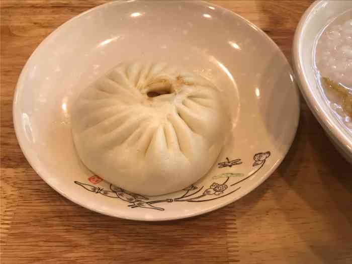 建德大包(中山北路店)-"就是个早饭包子店,也不知道为什么那么多人.