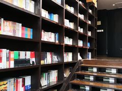 -钟书阁(松江泰晤士小镇店)