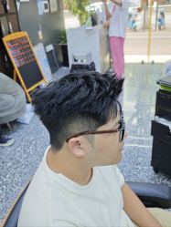 -藤野造型专业烫染接发