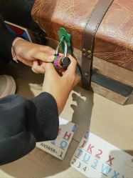 -斯坦熊亲子密室(富力广场店)