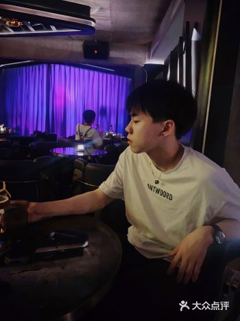 热恋酒精也是夏日美好｜AGEHOUSE酒吧