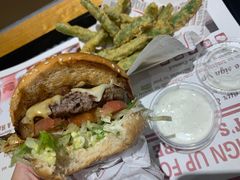 -The Habit Burger Grill 哈比特汉堡(爱琴海店)