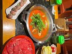 -憨孃孃·重庆老火锅(红山黑金店)