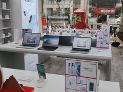 -荣耀授权专卖店(黄浦浙江中路店)