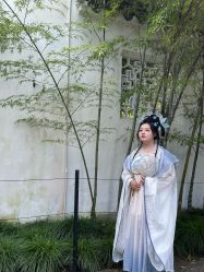 -一揽芳华汉服旗袍体验馆(拙政园店)