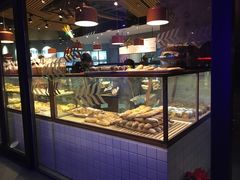 面包甜点陈列柜-Dough&Joe团憩(瑞虹天地月亮湾店)