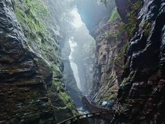 -龙潭大峡谷