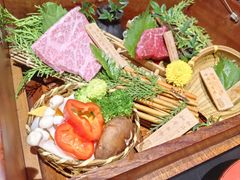 -山川小町·极番烧肉(新地假日广场店)