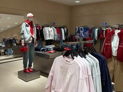 -URBAN REVIVO(济南领秀城贵和购物中心店)