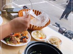 -闫家驴肉老店(华电一校店)