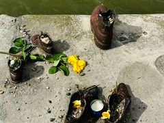 -多瑙河畔鞋履雕塑