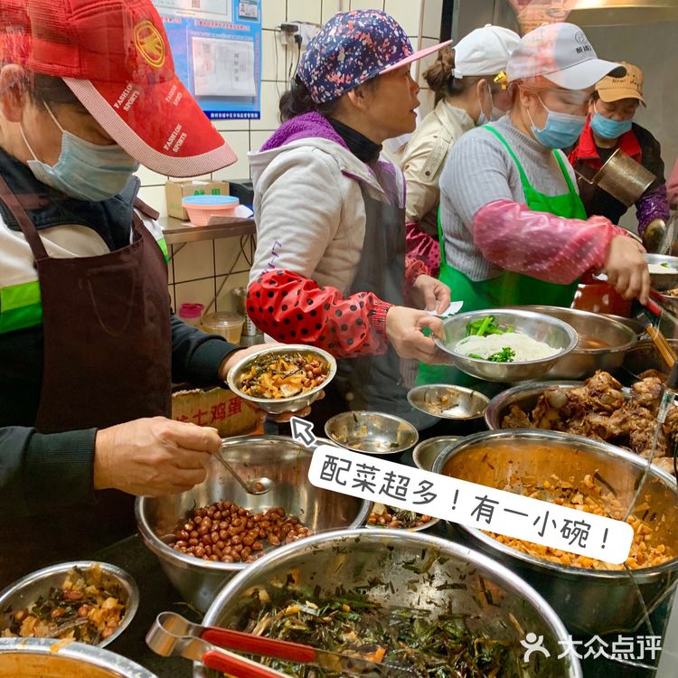 【本地人超爱[爱心]】料足！流油的溏心蛋螺蛳粉