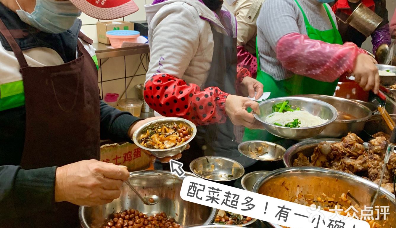 【本地人超爱[爱心]】料足！流油的溏心蛋螺蛳粉