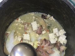 -南渝食府.墨脱石锅松茸鸡
