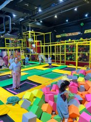 -蹦蹦跳跳(新奥购物中心店)