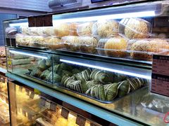 面包甜点陈列柜-白玉兰食品(甜云店)