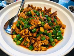 紫苏香辣牛蛙-凤凰湘语·海派湘菜(浦东旗舰店)