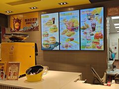 -麦当劳(轻轨曹杨路店)
