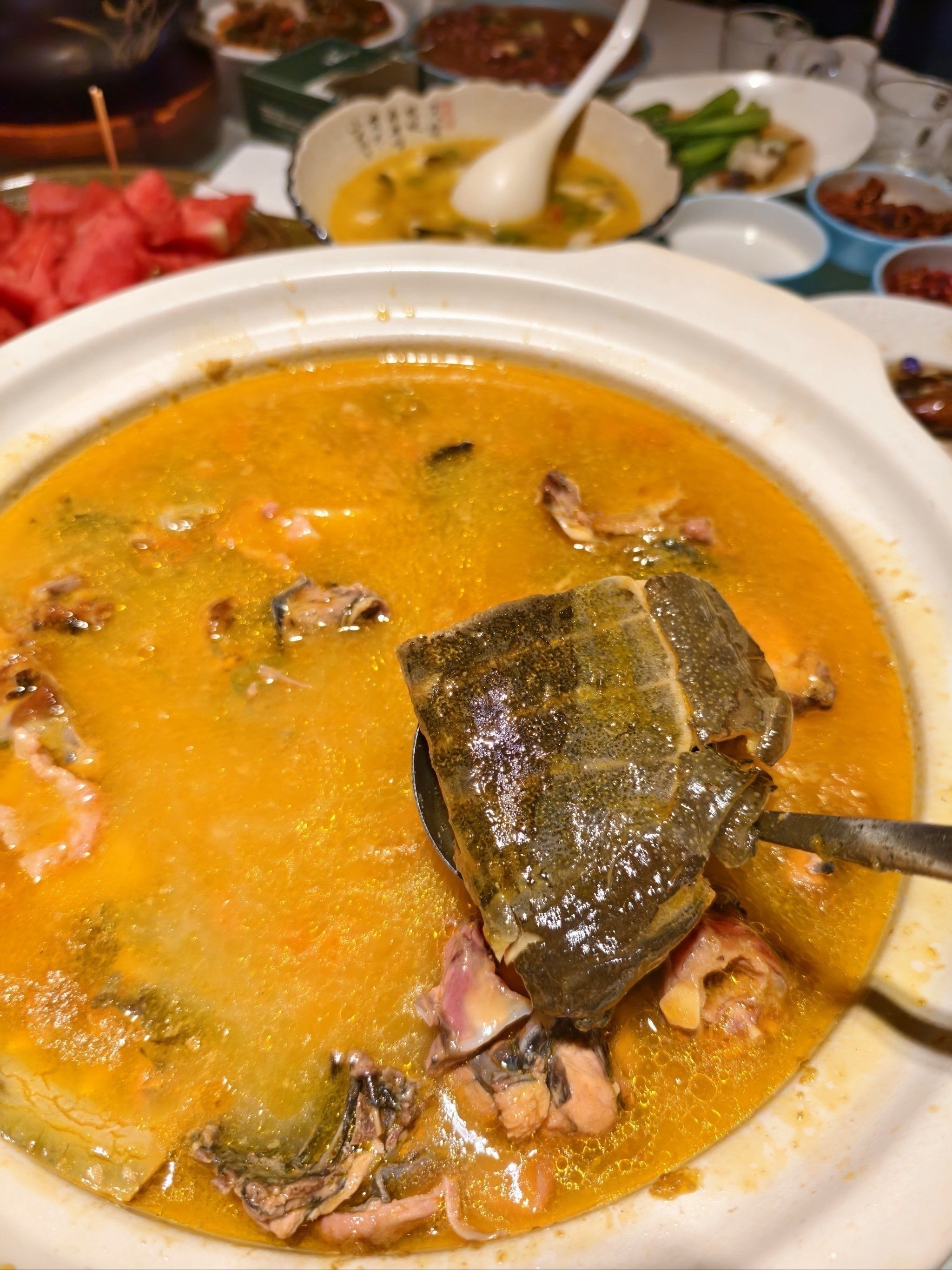 滋补好汤养身体 甲鱼汤:甲鱼汤是他家的招