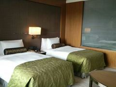 -上海滴水湖皇冠假日酒店