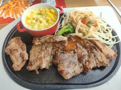 黑胡椒西冷切骨牛排-豪客来牛排(红豆万花城店)