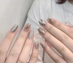 -桃色美甲沙龙