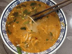 -巍山𤆵肉饵丝