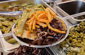 Fresh Bone Soup with Snails