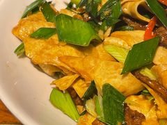 肉炒腐竹皮-柴窝堡22号辣子鸡·传承新疆菜