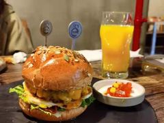 -HIGH FIVE哈福手工汉堡(桂林路店)