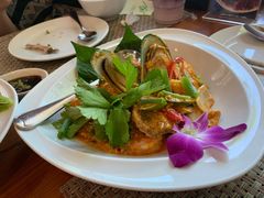 -Chom Cafe and Restaurant