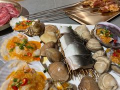 -围炉肉舍•炭烤活鳗•丹东海鲜烤肉(步行街店)