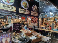 -席娜卡琳火车铁道夜市