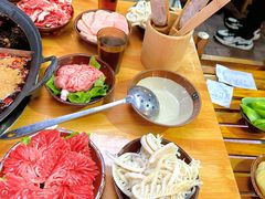-正南齊北重庆老火锅(光华村直营店)