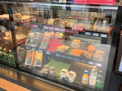 面包甜点陈列柜-星巴克(杭州下沙福雷德店)