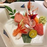 如果美食不能完全治愈悲伤，至少它可以稀释一部分