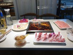 蓉遇牛仔骨-小牛叔鲜切牛肉·火锅·烤肉自助(公济桥路店)