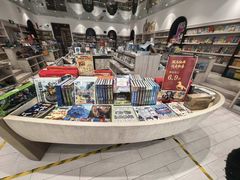 -钟书阁(群光广场店)